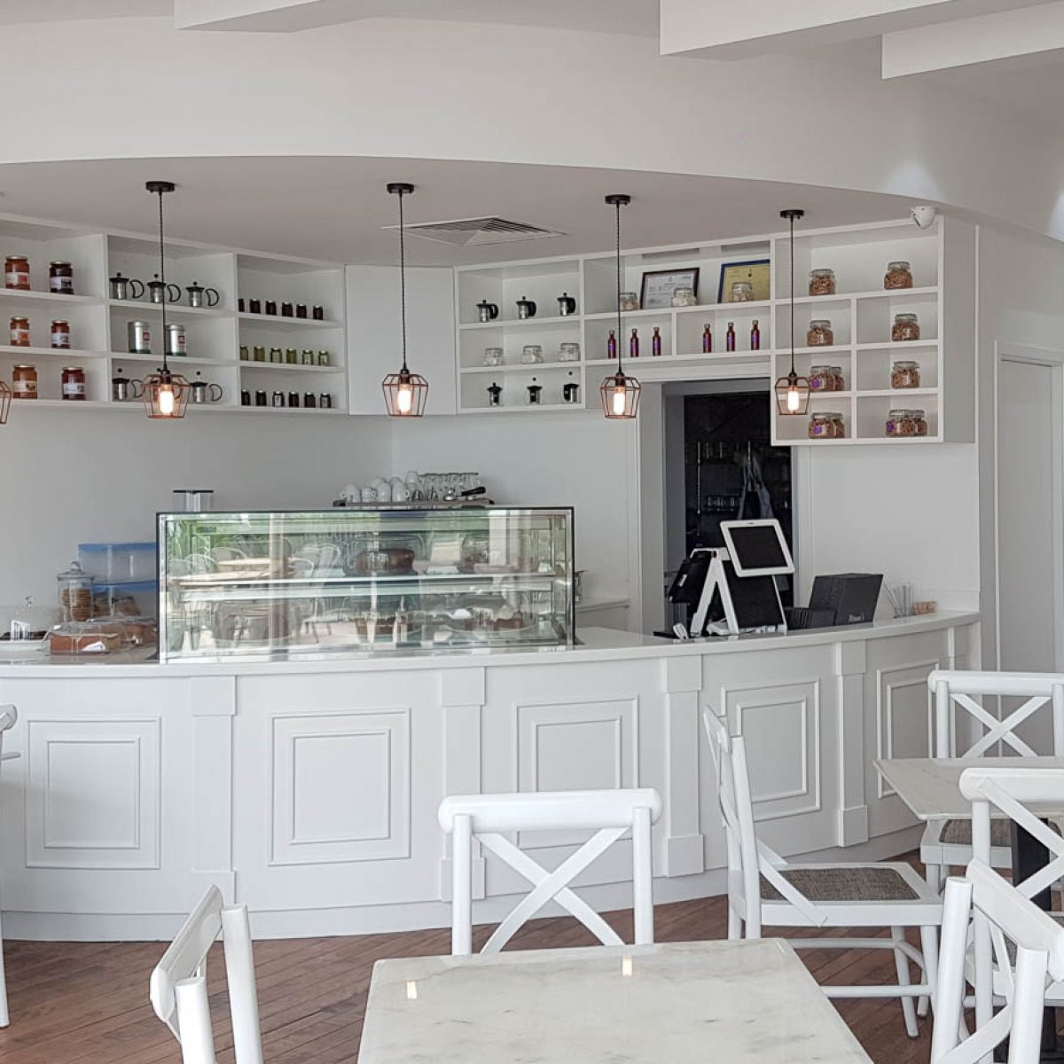 MANI’S | Cafe
