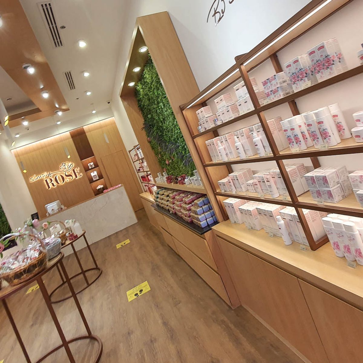SIMPLY ROSE | Retail Shop