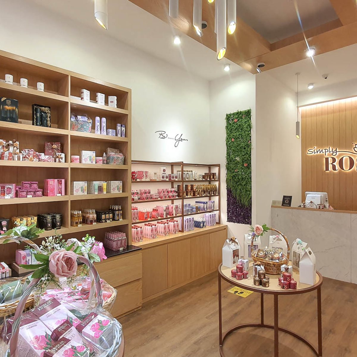 SIMPLY ROSE | Retail Shop